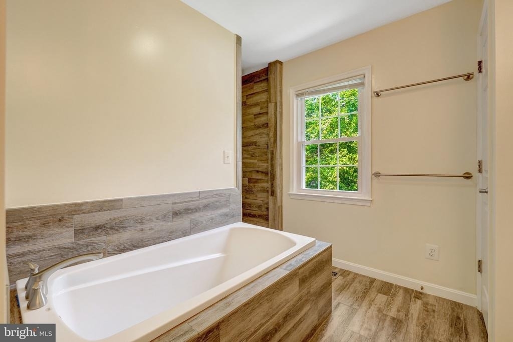8995 Parliament Drive - Photo 32