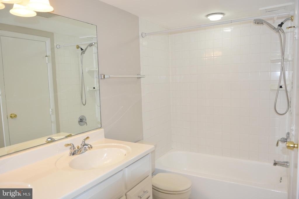 5765 Rexford Court - Photo 8