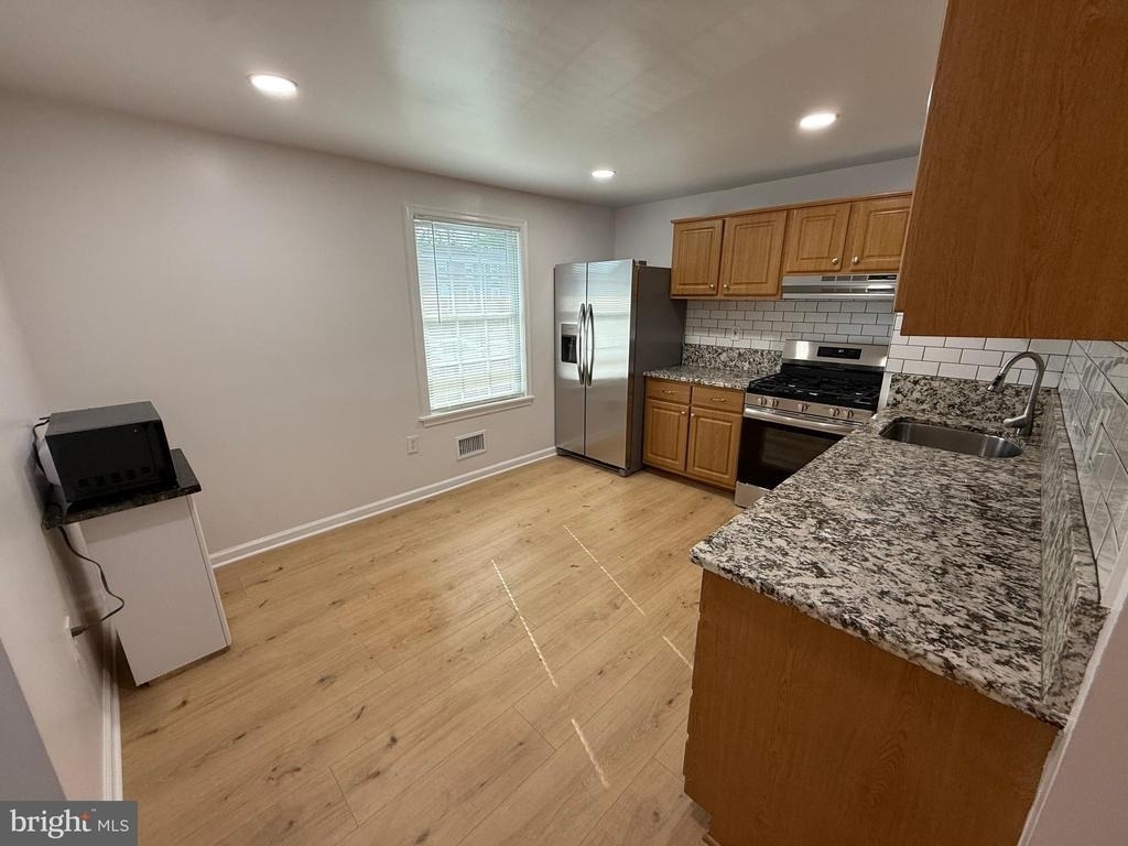 8049 Saint Annes Court - Photo 2