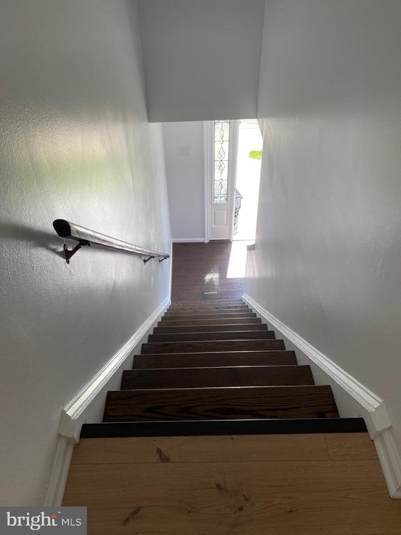 8049 Saint Annes Court - Photo 14