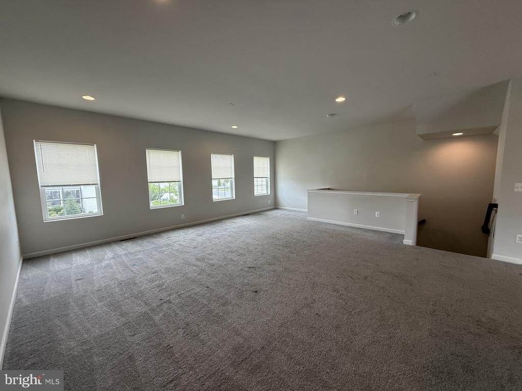 240 Parkland Drive - Photo 4