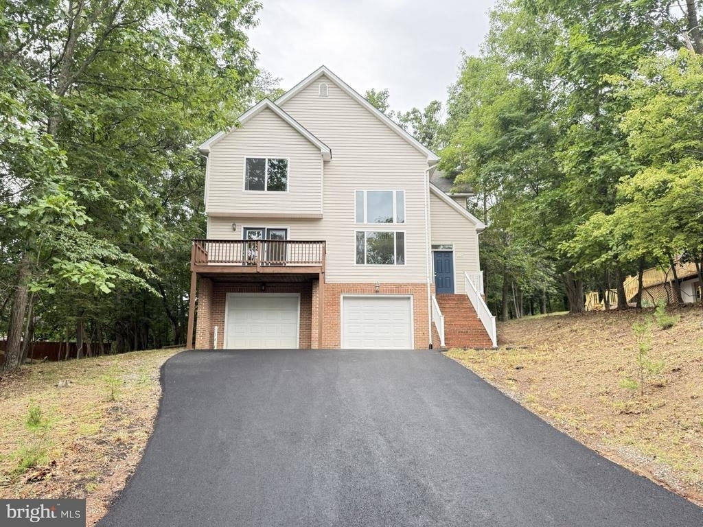 1234 Lakeview Drive - Photo 0