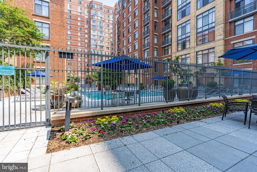 520 John Carlyle Street - Photo 18