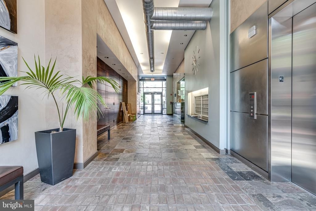 520 John Carlyle Street - Photo 16