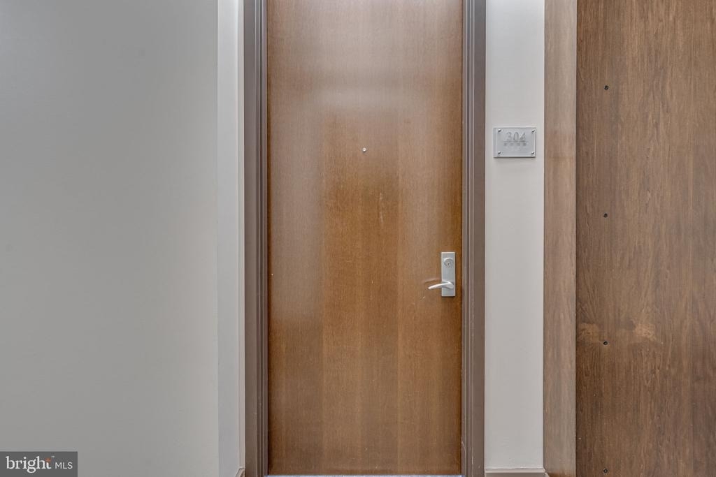 520 John Carlyle Street - Photo 1