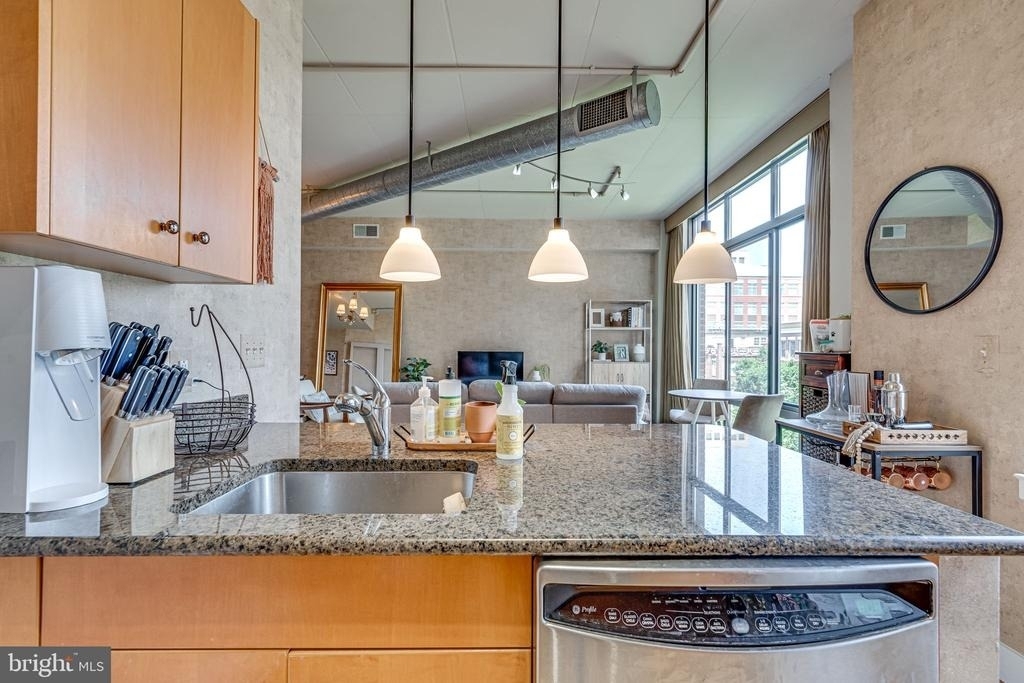 520 John Carlyle Street - Photo 10