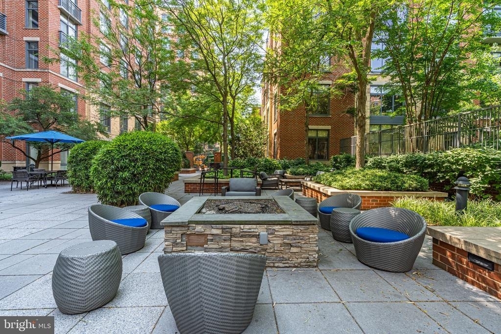 520 John Carlyle Street - Photo 19
