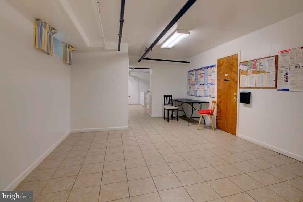 2100 N Scott Street - Photo 2