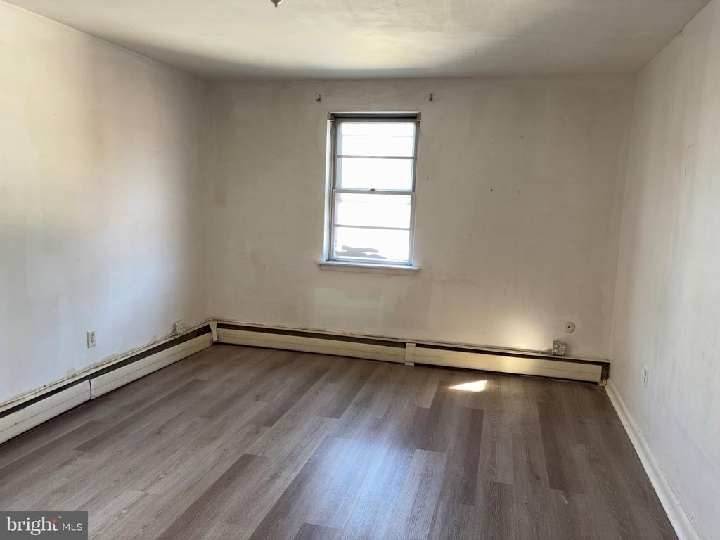 4119 Longshore Avenue - Photo 3