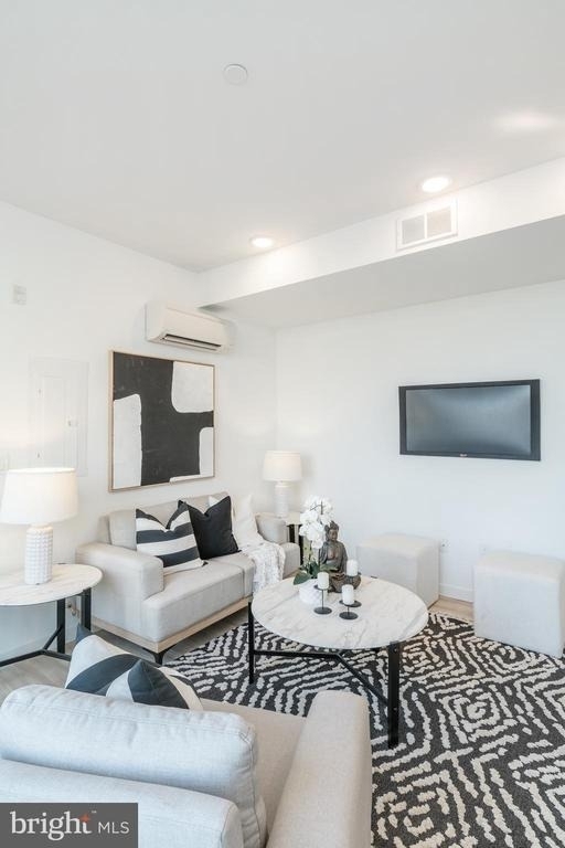 1131 N Front Street - Photo 6