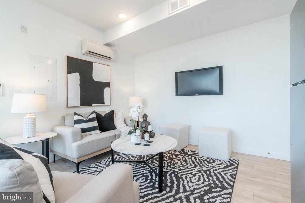 1131 N Front Street - Photo 8
