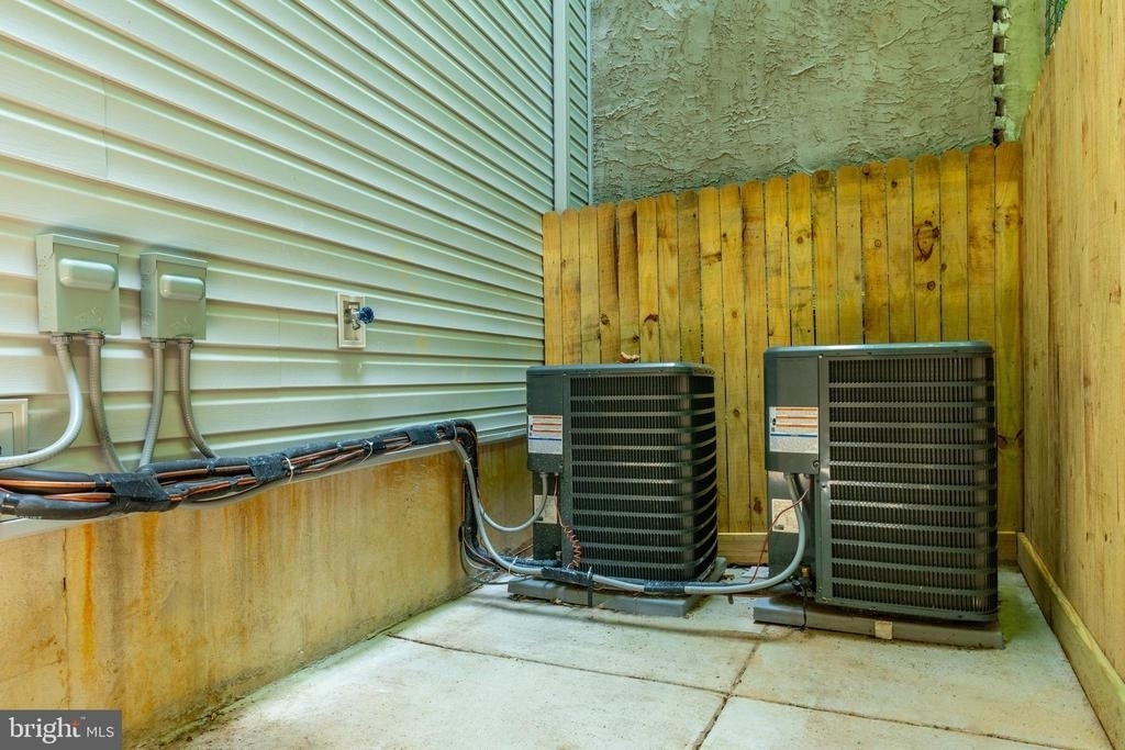 631 N Preston Street - Photo 7