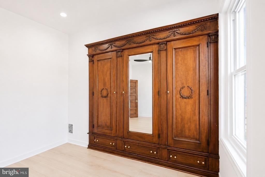 1519 N Dover Street - Photo 9
