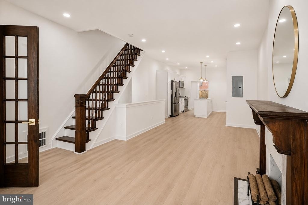 1519 N Dover Street - Photo 4