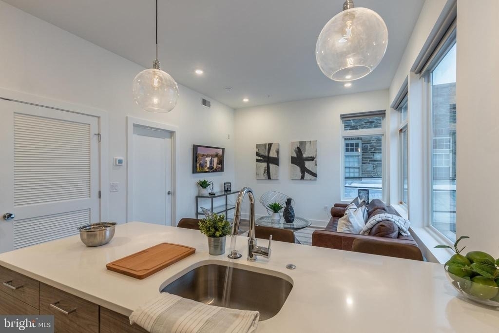 5545 Pulaski Avenue - Photo 21