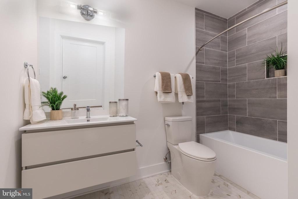 5545 Pulaski Avenue - Photo 33