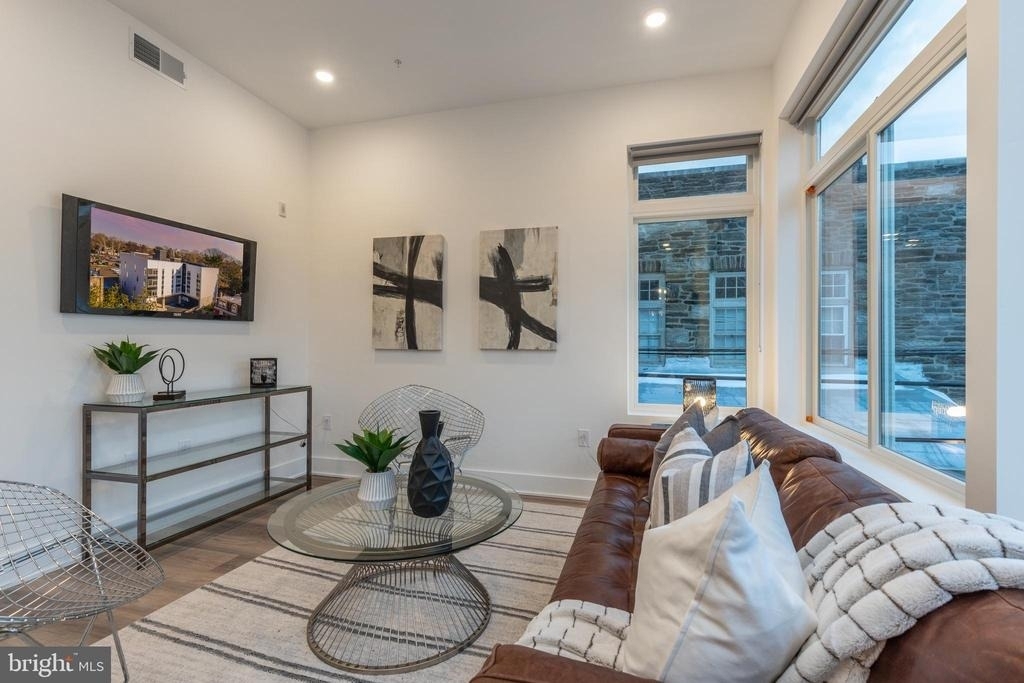 5545 Pulaski Avenue - Photo 1