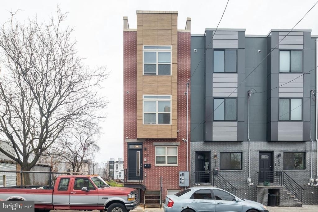 2531 N Mascher Street - Photo 0