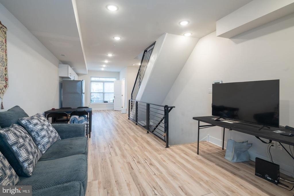 2531 N Mascher Street - Photo 3