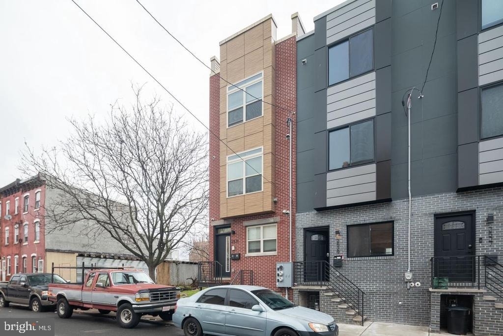 2531 N Mascher Street - Photo 2