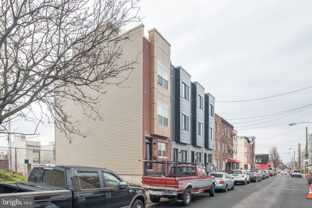 2531 N Mascher Street - Photo 1