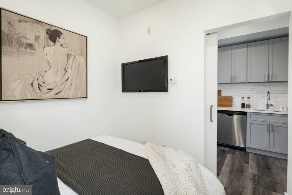 1245 Ridge Avenue - Photo 9