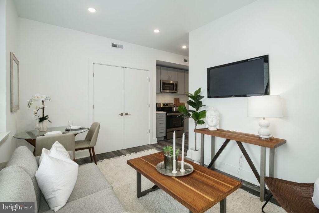 1245 Ridge Avenue - Photo 4