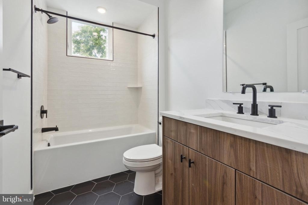 4061 Powelton Avenue - Photo 11
