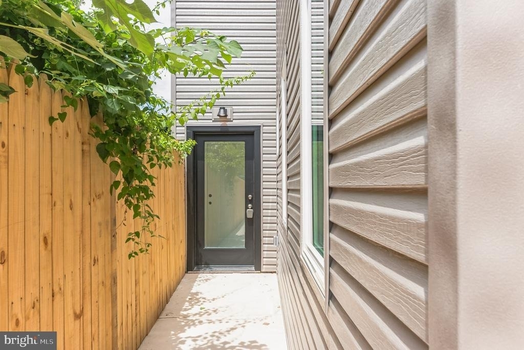 4061 Powelton Avenue - Photo 2