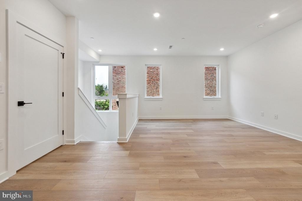 4061 Powelton Avenue - Photo 4