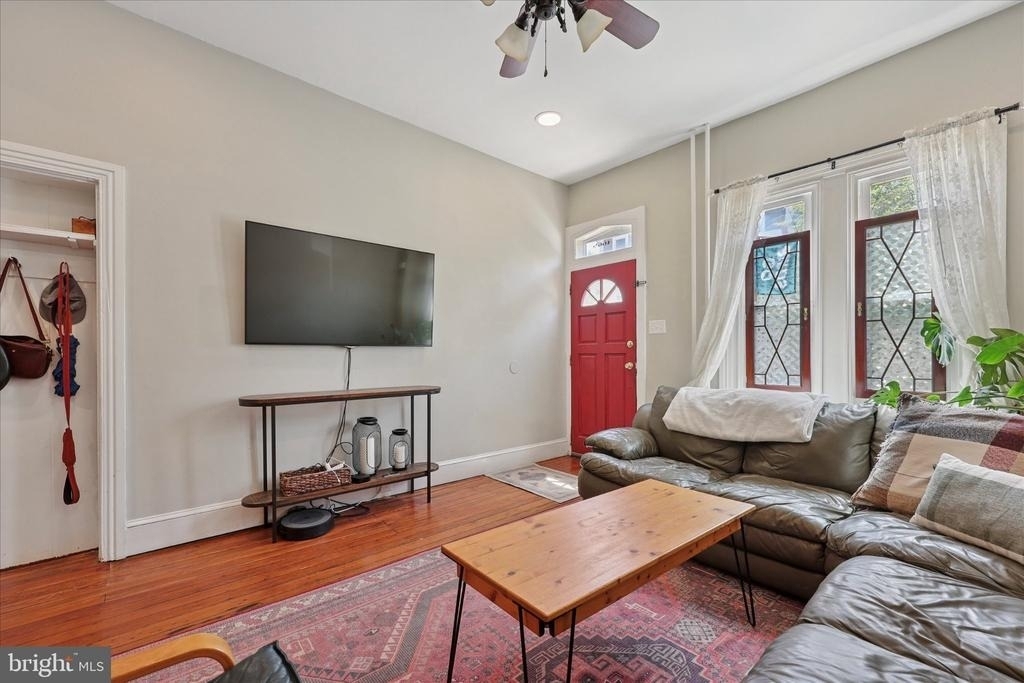 466 Conarroe Street - Photo 9