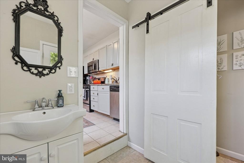 466 Conarroe Street - Photo 12