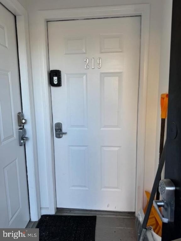 217 E Market St - Photo 2