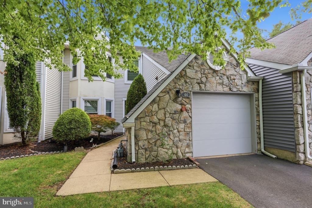 44 Gaylord Court - Photo 1