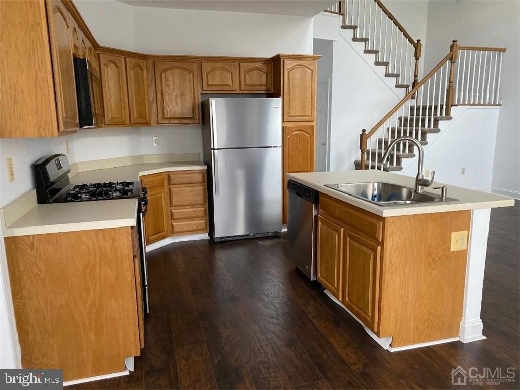 33 Marion Drive - Photo 2