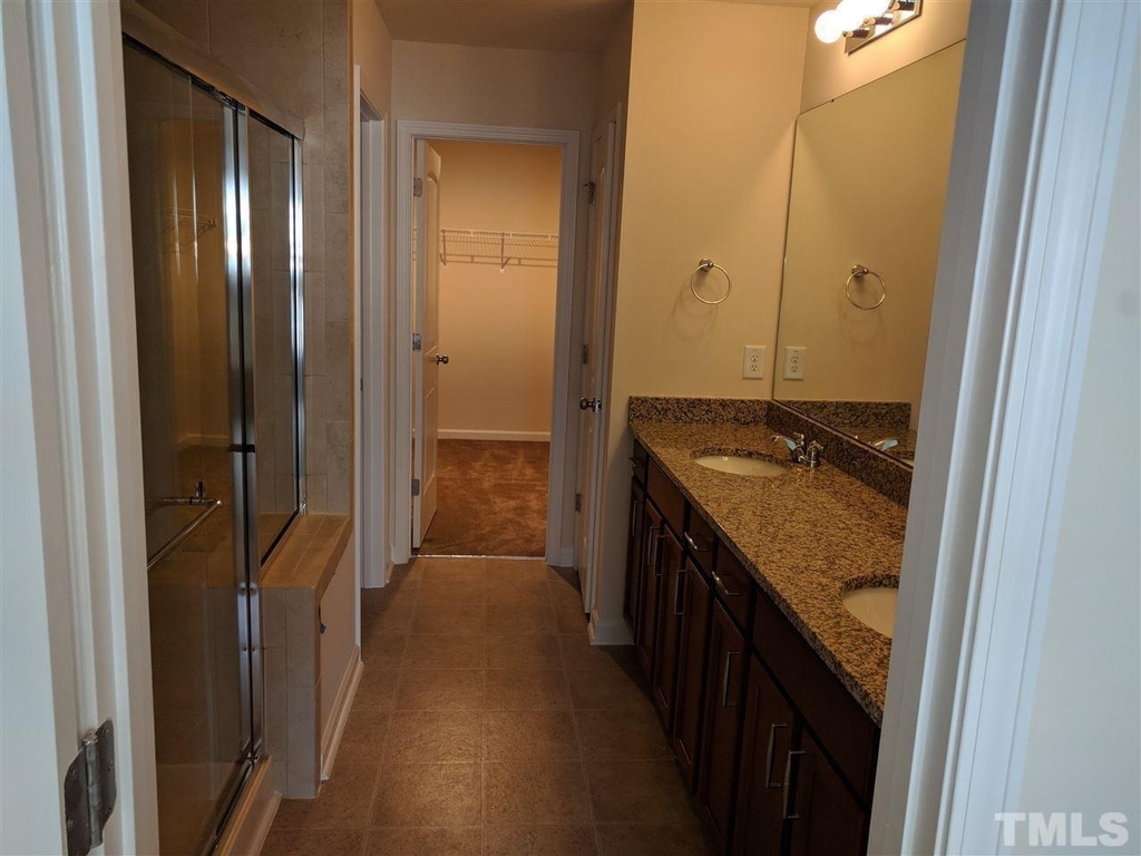 1007 Mirbeck Lane - Photo 11