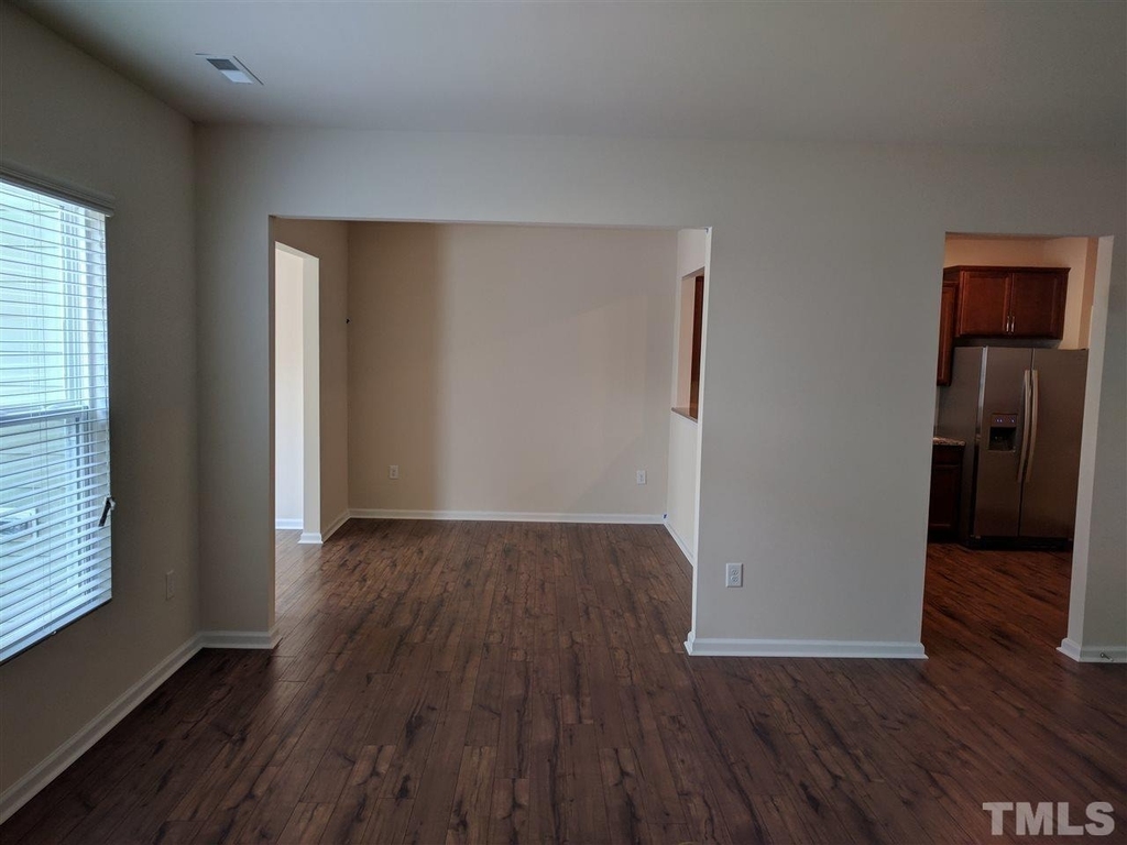 1007 Mirbeck Lane - Photo 5