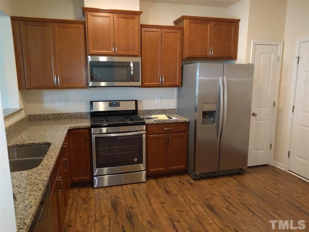 1007 Mirbeck Lane - Photo 2