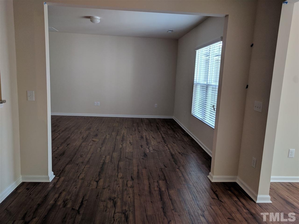 1007 Mirbeck Lane - Photo 6
