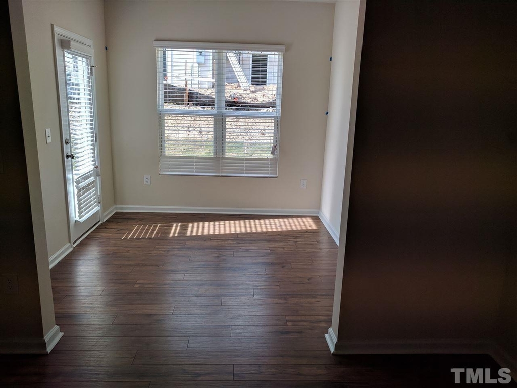 1007 Mirbeck Lane - Photo 7