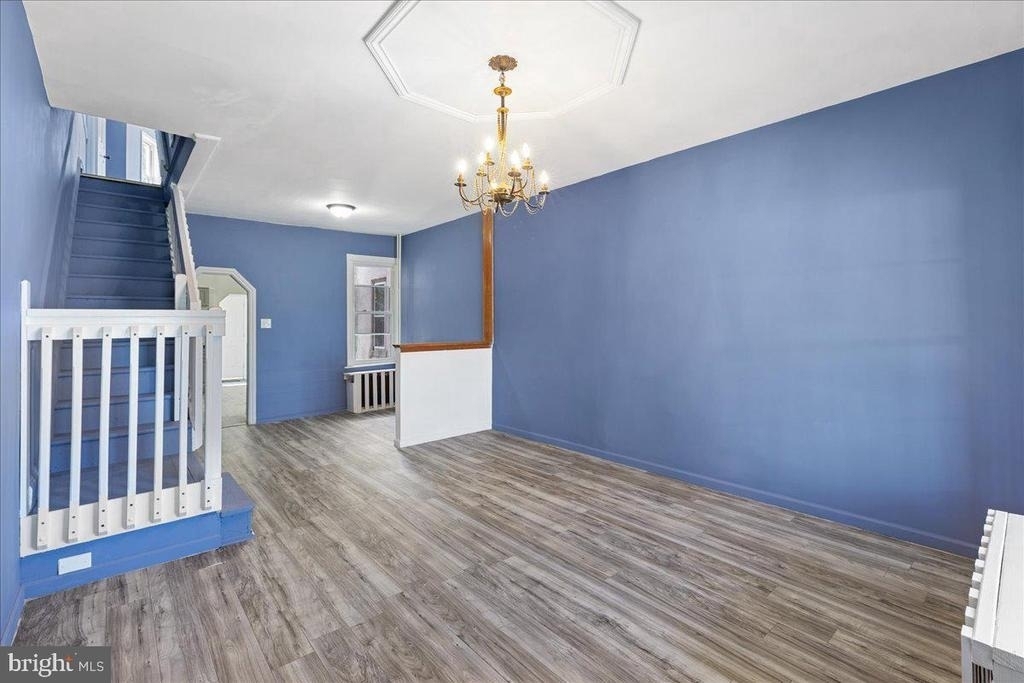 231 S Broadway - Photo 2