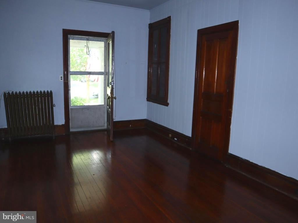 208 Linden Avenue - Photo 1