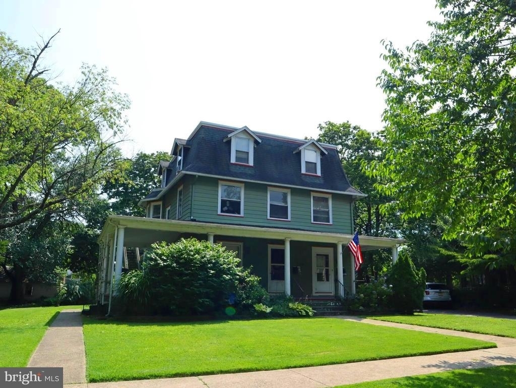 208 Linden Avenue - Photo 0