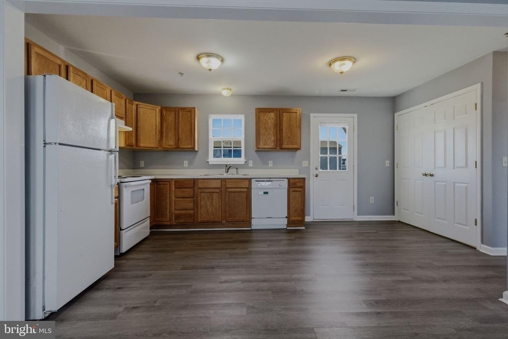 211 N Brown Street - Photo 4