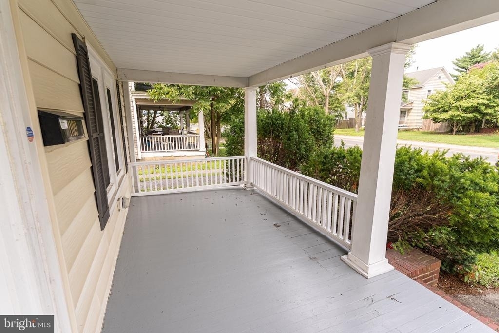 1109 N Division Street - Photo 8