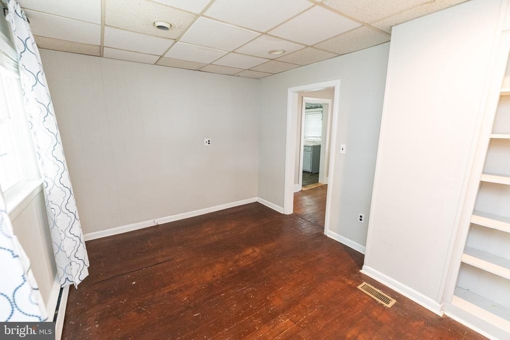 1109 N Division Street - Photo 19