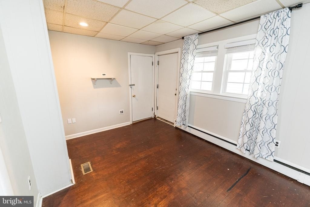 1109 N Division Street - Photo 17