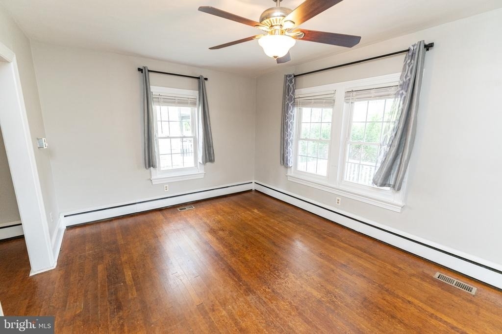 1109 N Division Street - Photo 13