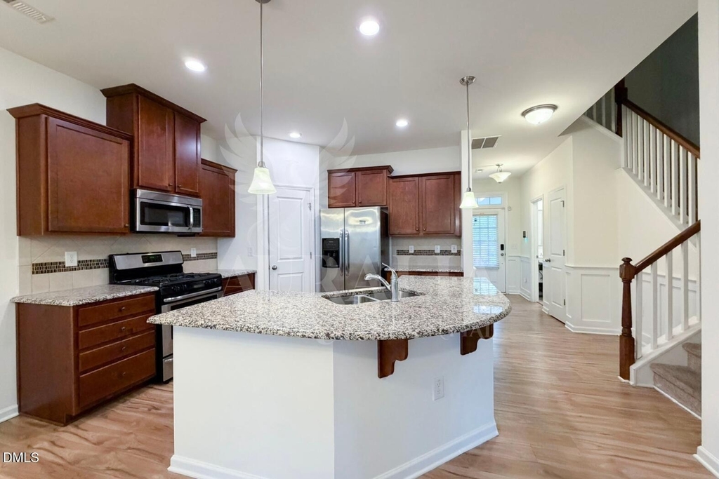 907 Saratoga Drive - Photo 9