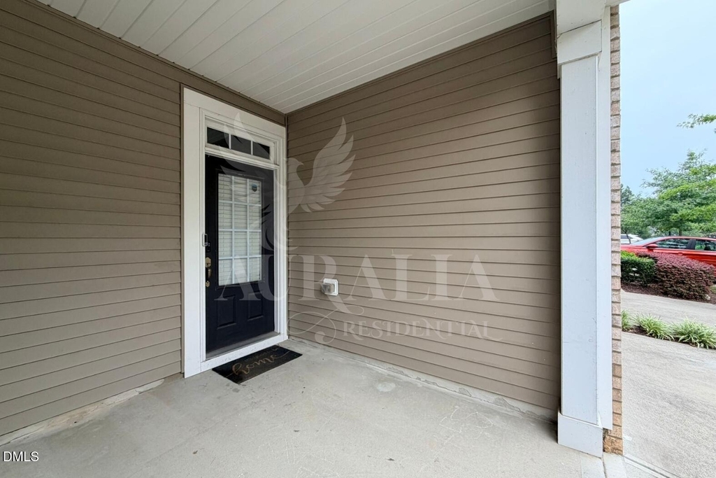 907 Saratoga Drive - Photo 3